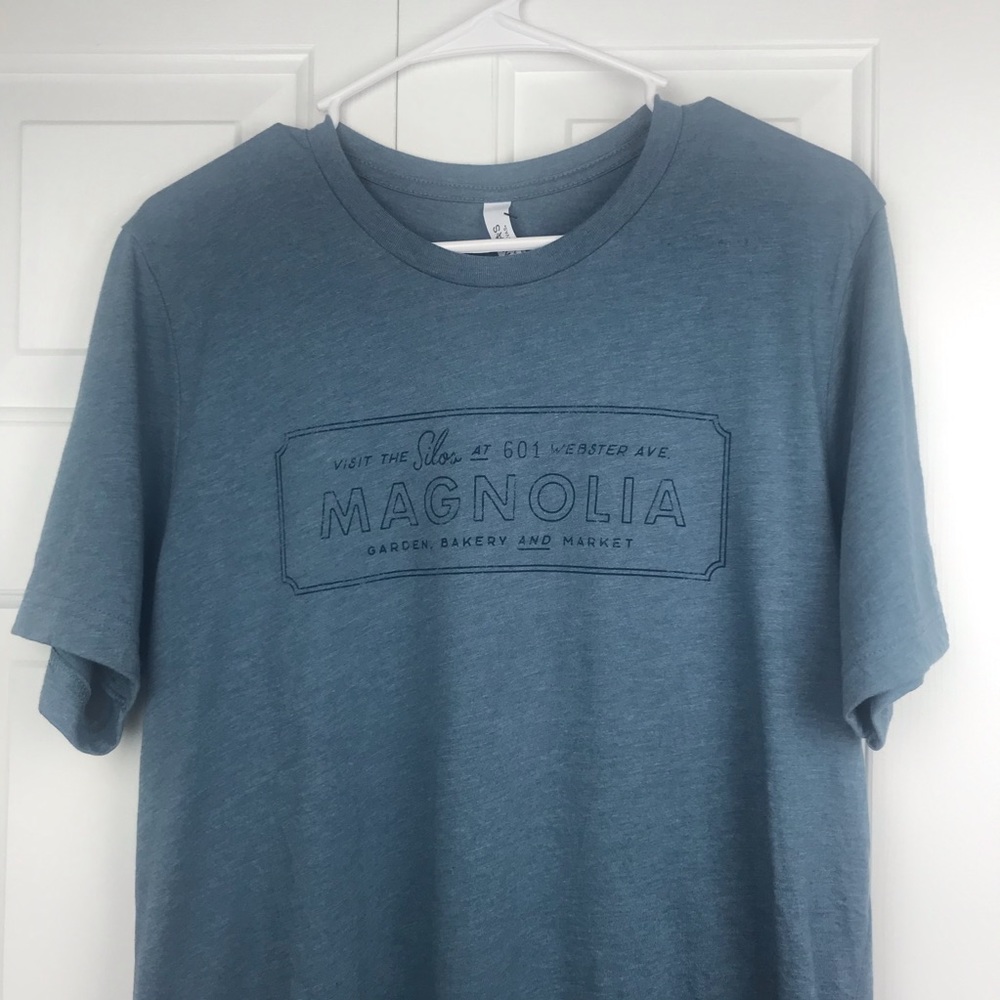 NWT Magnolia Silos Tee